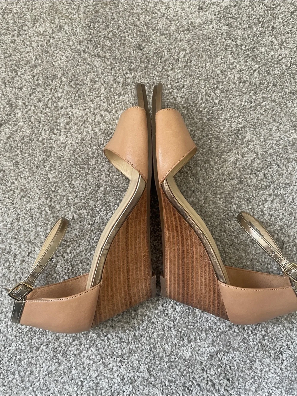 Cole Haan Rosalin Wedge Sandals Sz 7 tan leather w/ gold accent adjustable strap